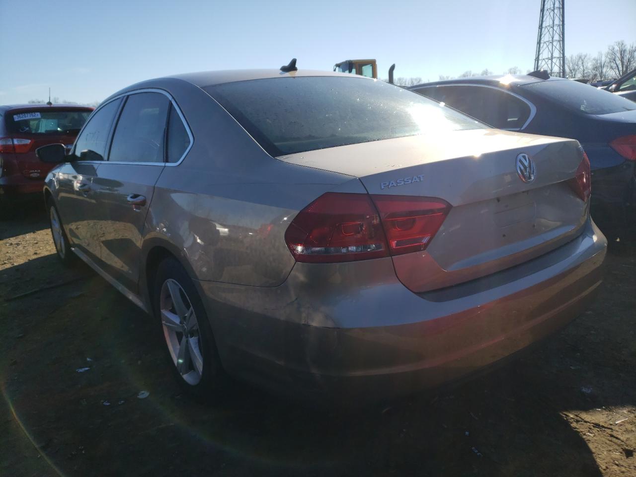 Photo 3 from auction – 2015 VOLKSWAGEN PASSAT S with VIN 1VWAT7A37FC119858