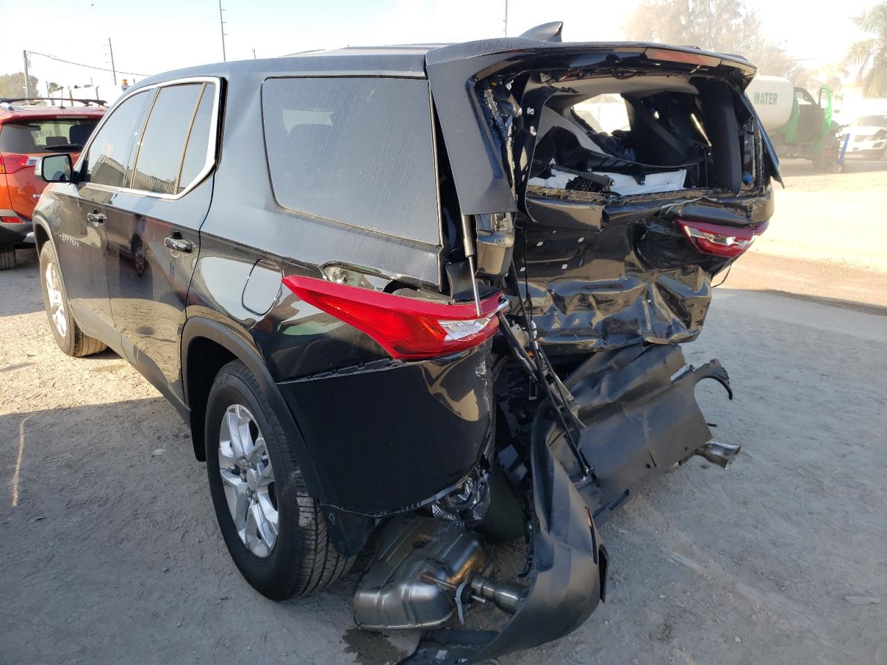 Photo 3 from auction – 2021 CHEVROLET TRAVERSE L with VIN 1GNERFKW3MJ241946