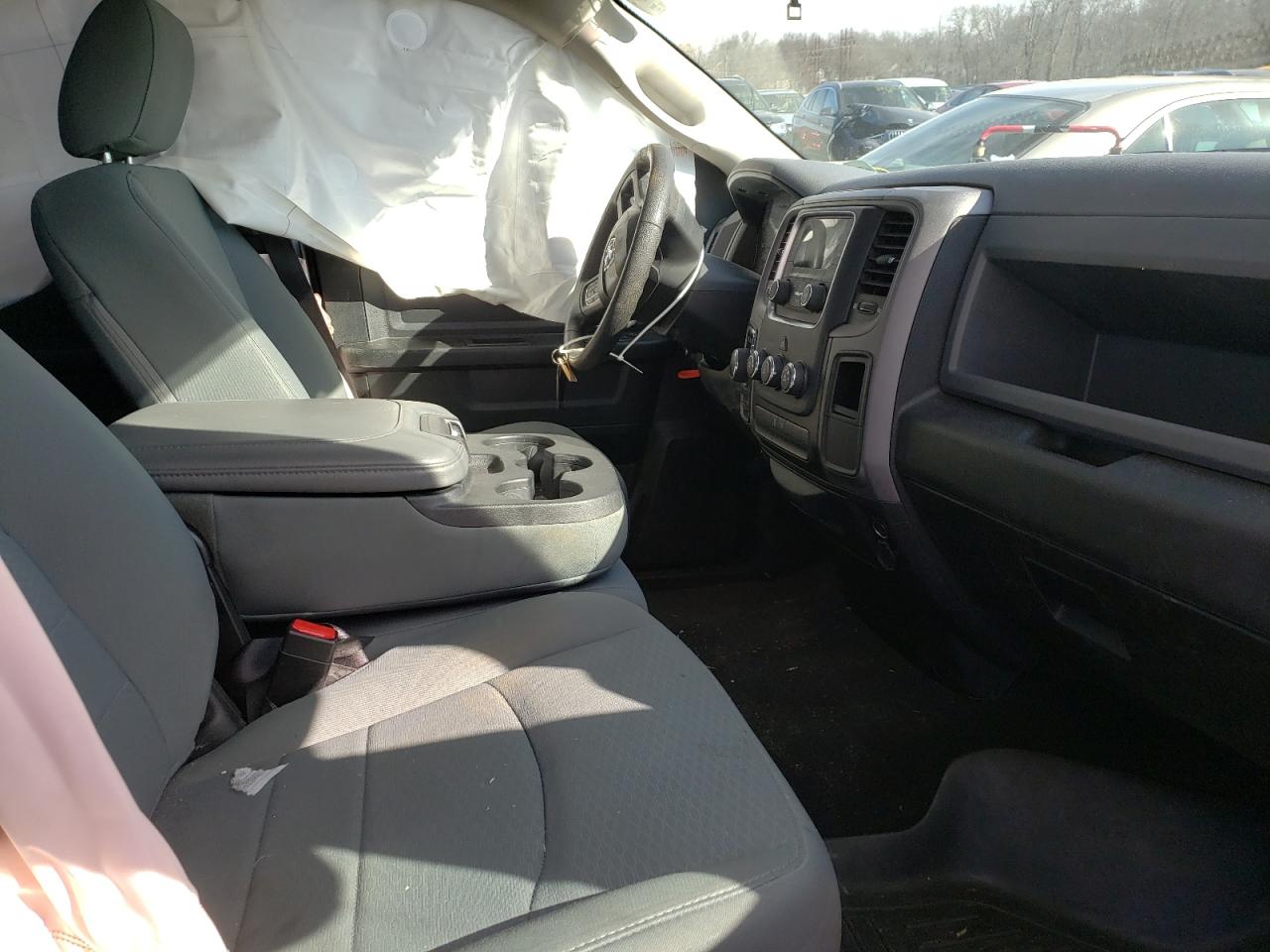 Photo 5 from auction – 2017 RAM 1500 ST with VIN 1C6RR7FG2HS838368