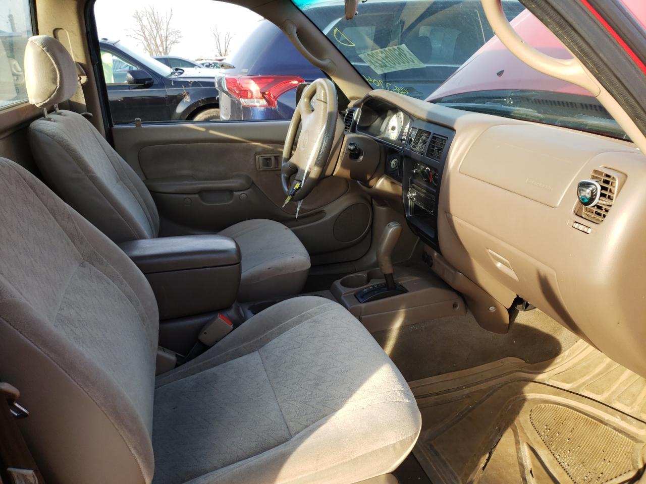 Photo 5 from auction – 2002 TOYOTA TACOMA with VIN 5TENL42N82Z887704