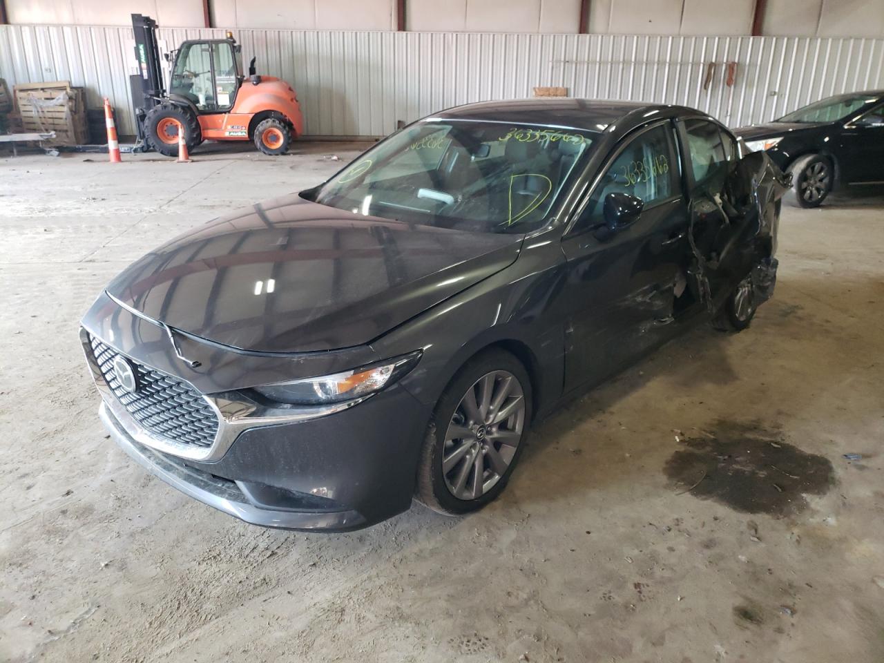 Photo 2 from auction – 2021 MAZDA 3 SELECT with VIN 3MZBPBBL1MM203356