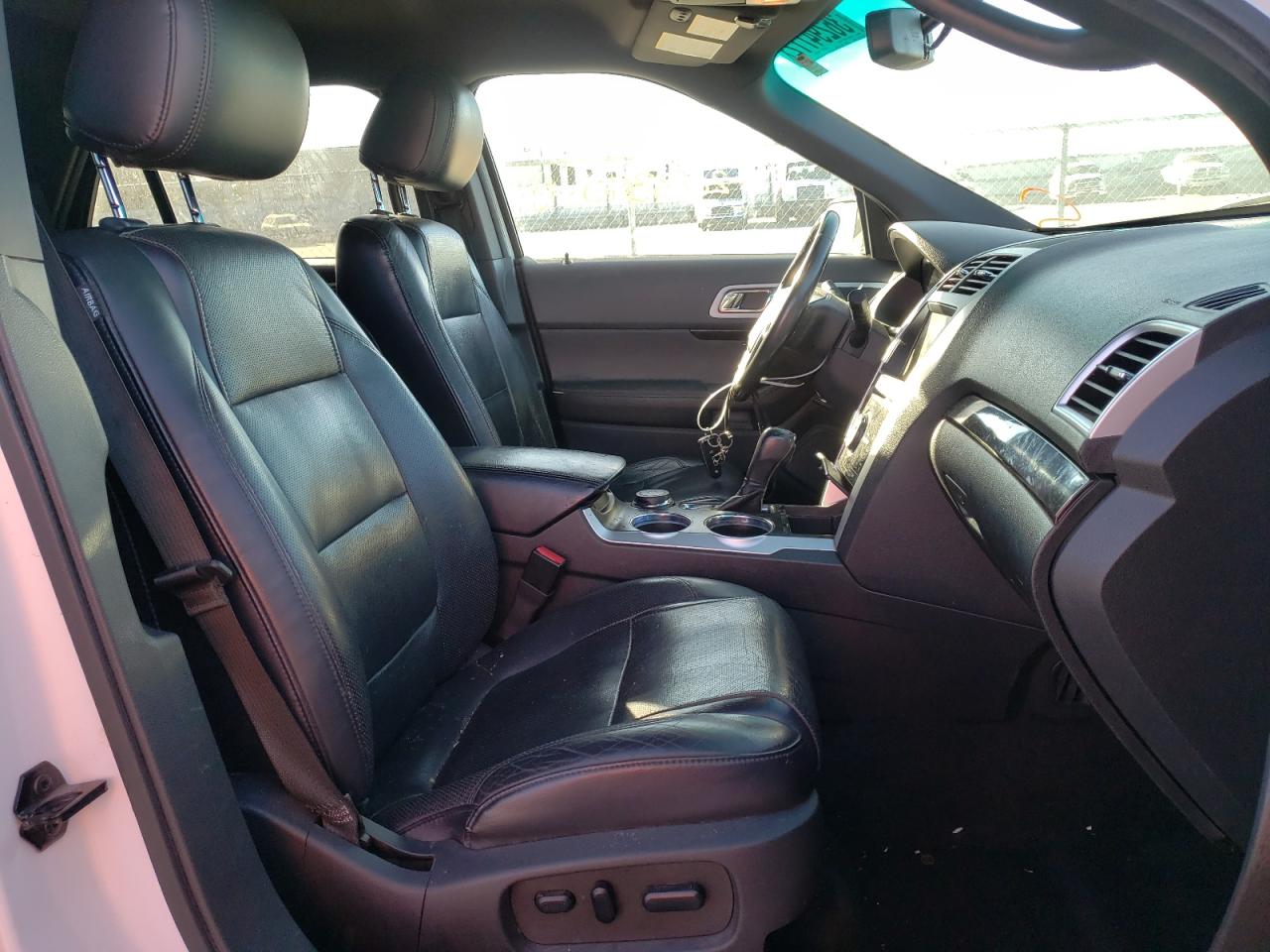 Photo 5 from auction – 2012 FORD EXPLORER L with VIN 1FMHK8F84CGA11888