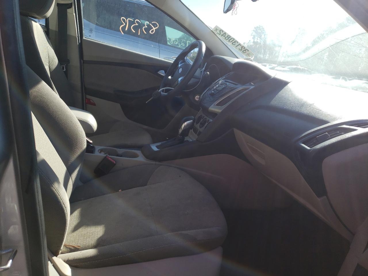 Photo 5 from auction – 2014 FORD FOCUS SE with VIN 1FADP3F23EL351648
