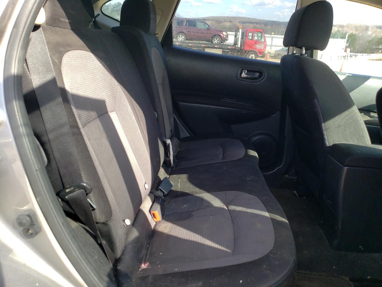 Photo 6 from auction – 2013 NISSAN ROGUE with VIN JN8AS5MV7DW650453