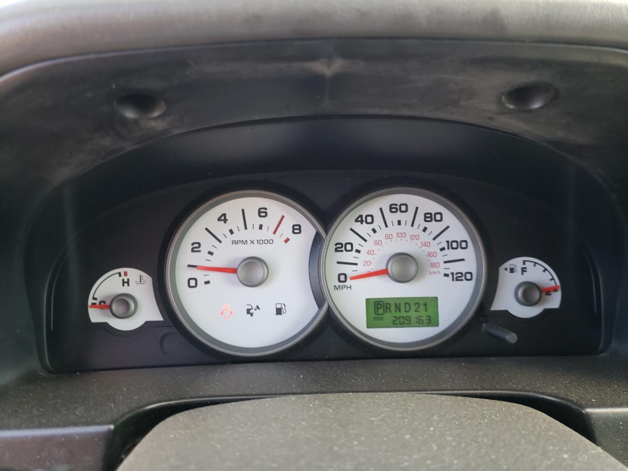 Photo 8 from auction – 2005 FORD ESCAPE XLT with VIN 1FMCU03145KB33664