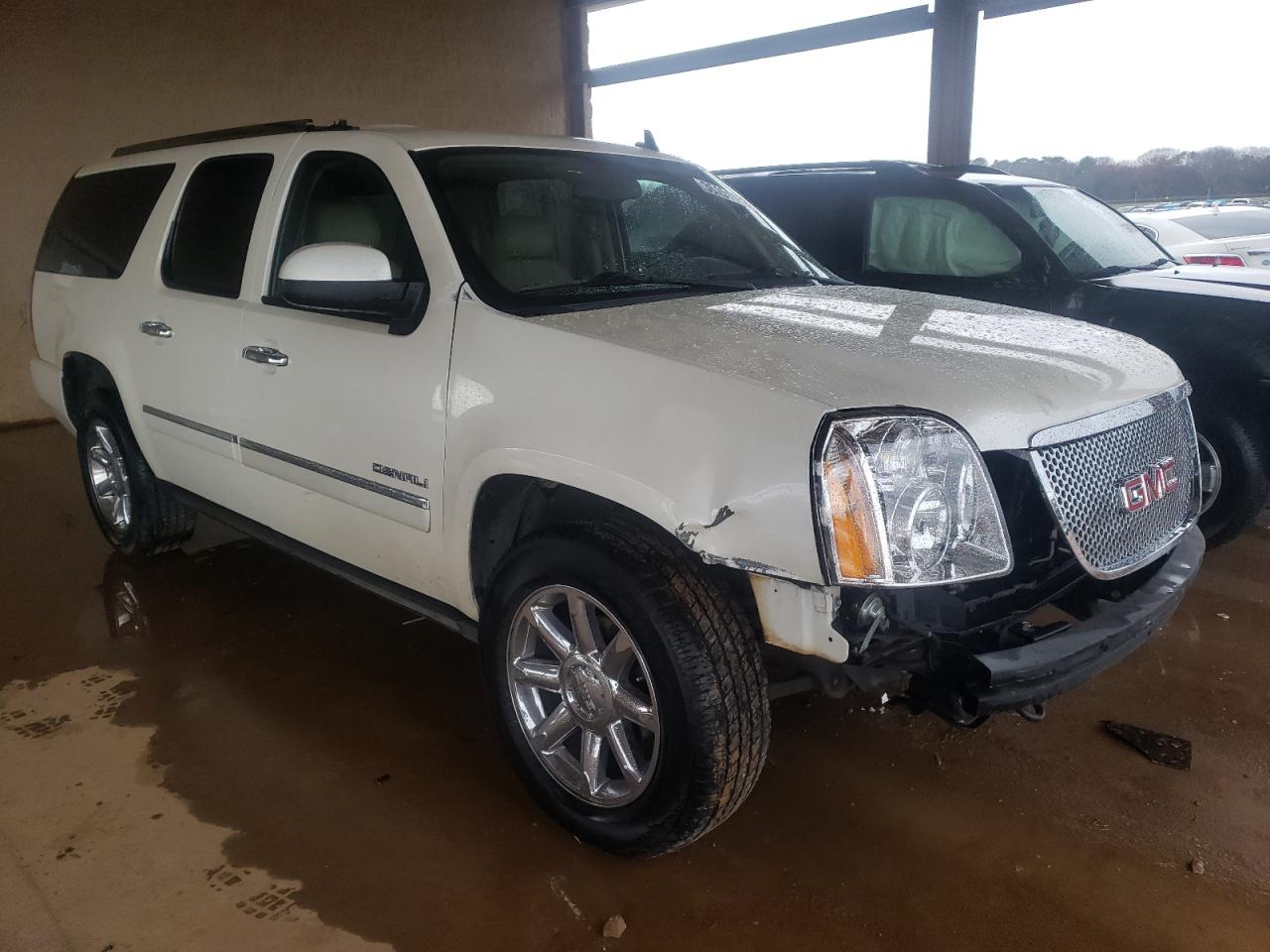 GMC YUKON XL D 2012 with VIN 1GKS2MEF7CR275652 - Photo from auction