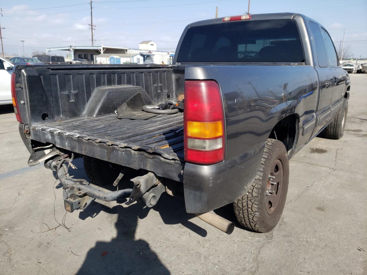 Photo 4 from auction – 2000 CHEVROLET SILVERADO with VIN 2GCEC19T7Y1404428