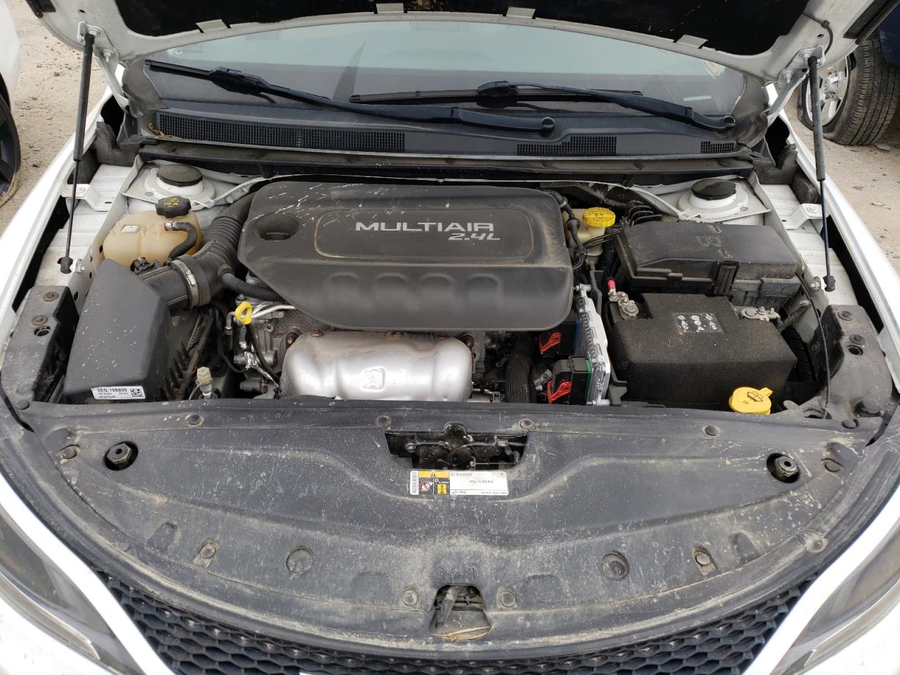 Photo 7 from auction – 2015 CHRYSLER 200 LIMITE with VIN 1C3CCCAB0FN743084