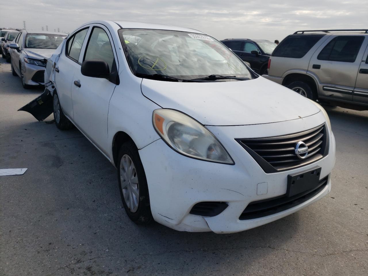 NISSAN VERSA S 2014 with VIN 3N1CN7AP1EL810530 - Photo from auction