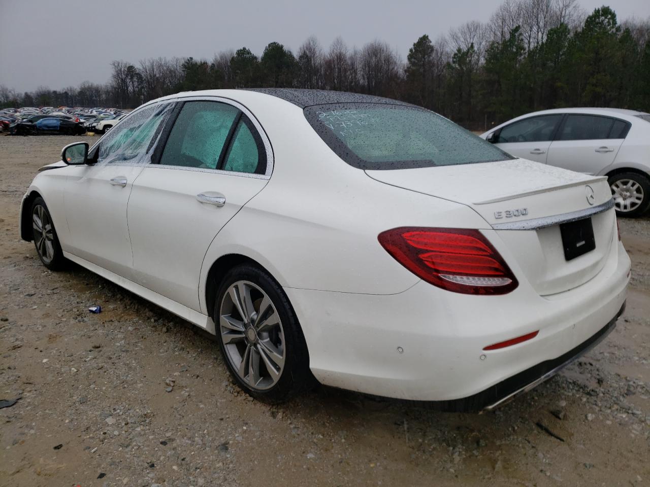 Photo 3 from auction – 2017 MERCEDES-BENZ E 300 with VIN WDDZF4JB9HA067396