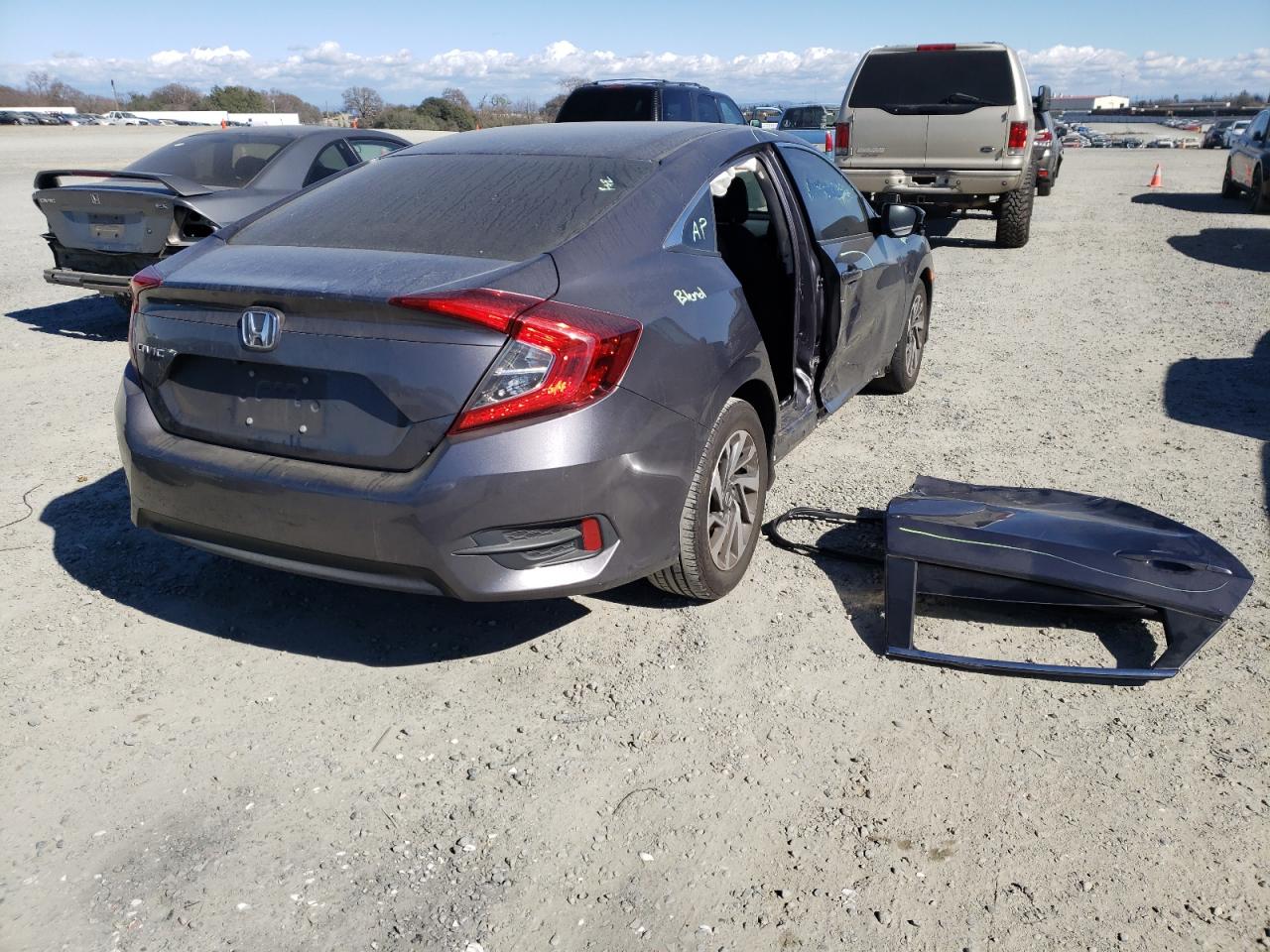 Photo 4 from auction – 2016 HONDA CIVIC EX with VIN 19XFC2F77GE224949