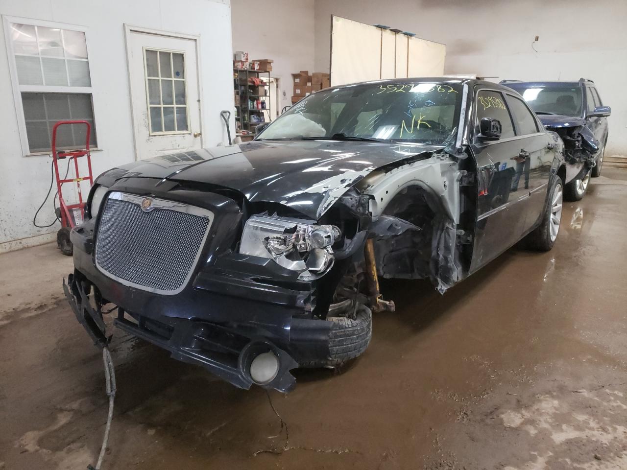 Photo 2 from auction – 2006 CHRYSLER 300C SRT-8 with VIN 2C3LA73W06H398287