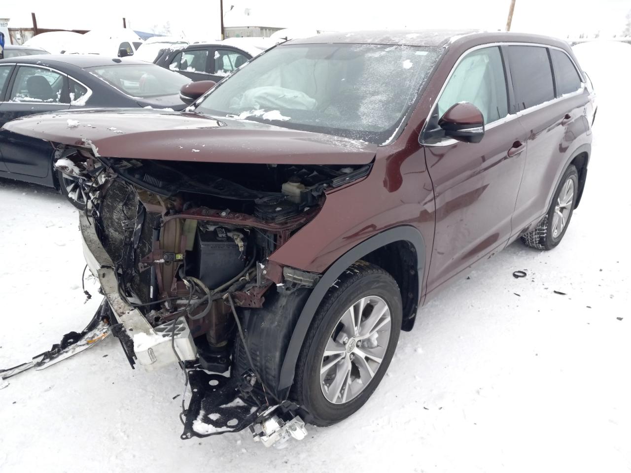 Photo 2 from auction – 2014 TOYOTA HIGHLANDER with VIN 5TDBKRFH6ES041838
