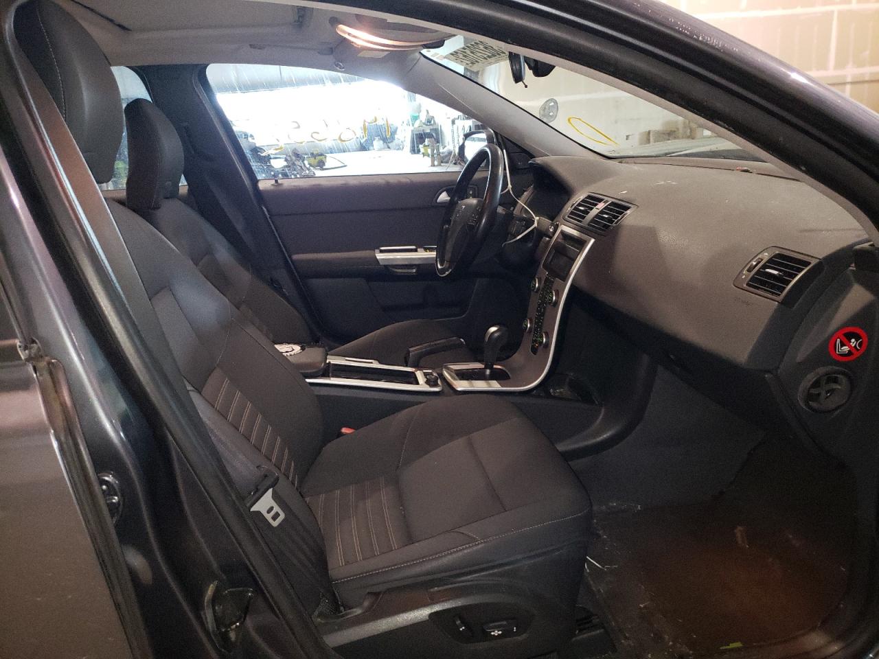 Photo 5 from auction – 2010 VOLVO S40 2.4I with VIN YV1382MS6A2512889