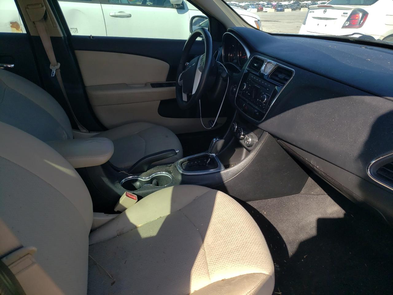 Photo 5 from auction – 2013 CHRYSLER 200 TOURIN with VIN 1C3CCBBB3DN525680