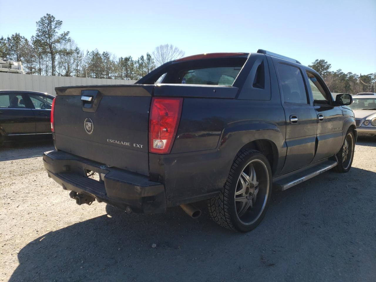 Photo 4 from auction – 2004 CADILLAC ESCALADE with VIN 3GYEK62N84G126856