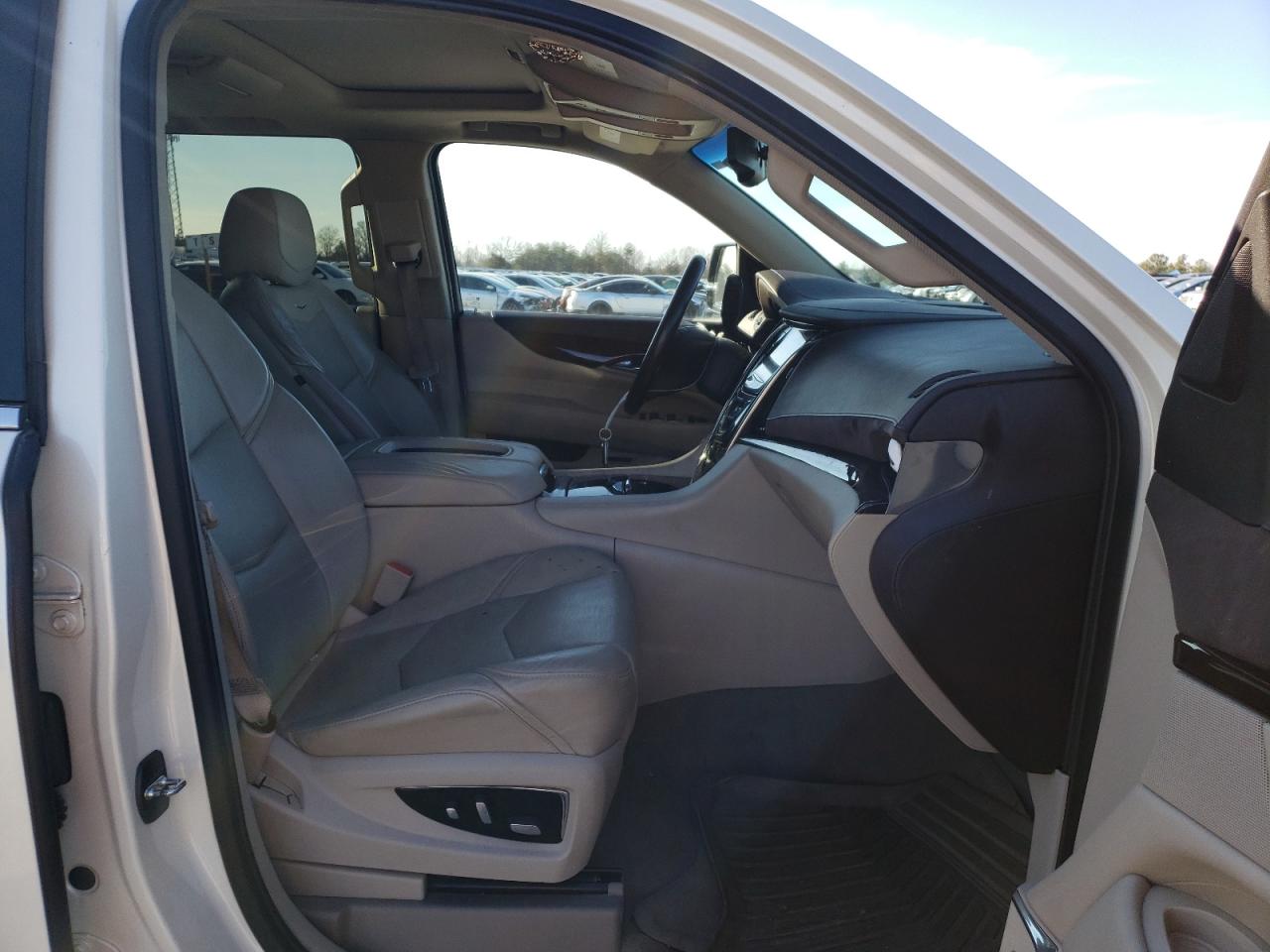 Photo 5 from auction – 2015 CADILLAC ESCALADE E with VIN 1GYS4SKJ5FR707091