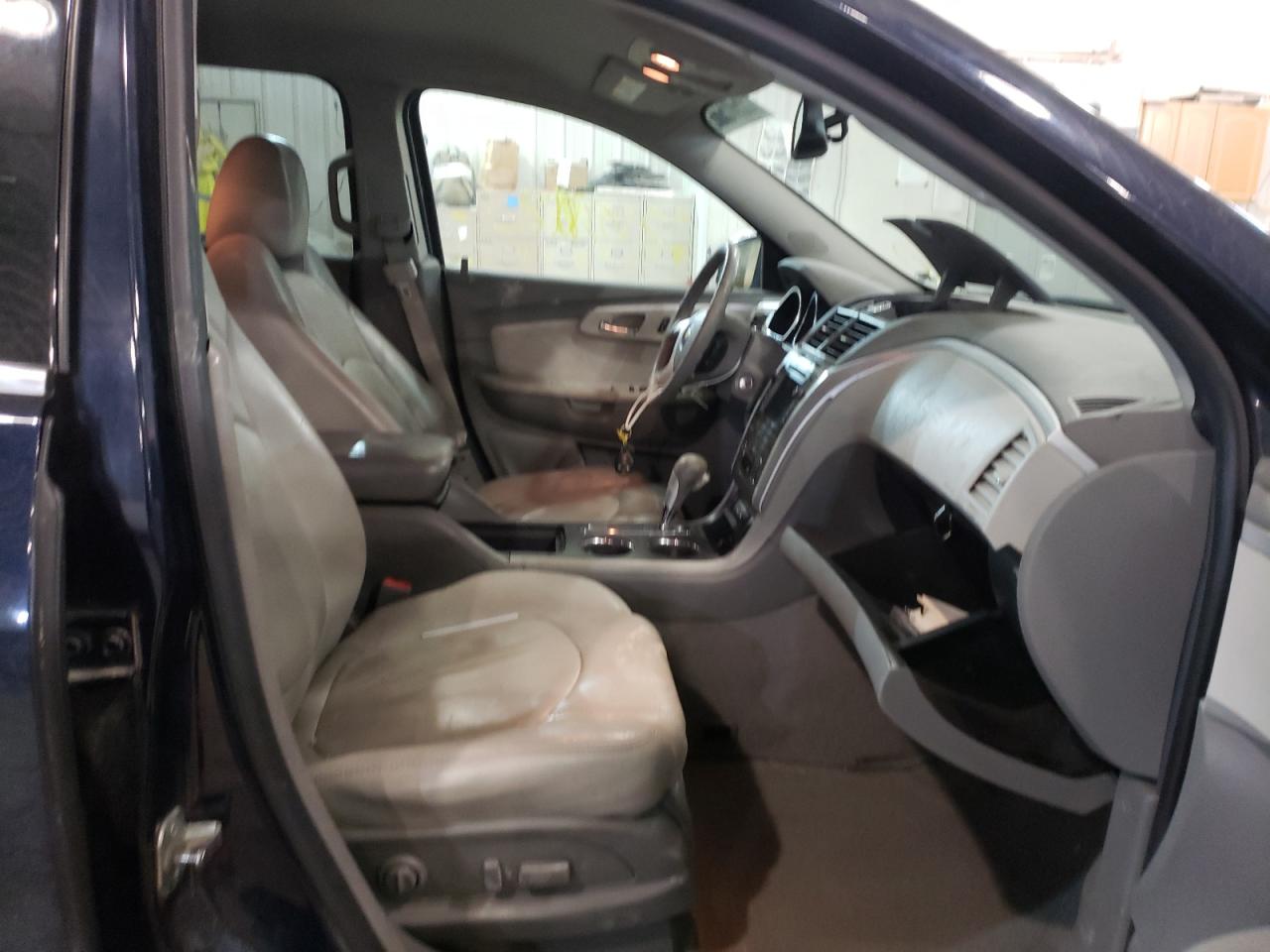 Photo 5 from auction – 2012 CHEVROLET TRAVERSE L with VIN 1GNKVJED0CJ293383