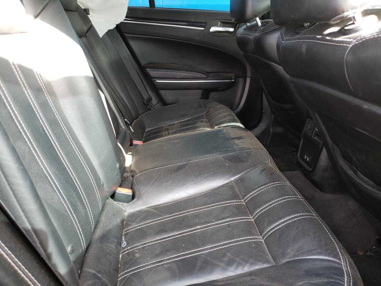Photo 6 from auction – 2018 CHRYSLER 300 S with VIN 2C3CCABG6JH244791