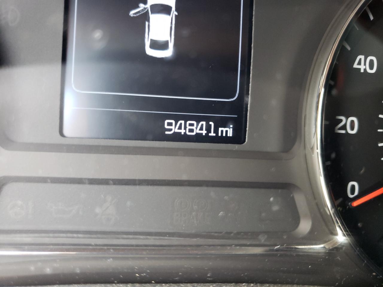 Photo 8 from auction – 2017 KIA FORTE LX with VIN 3KPFL4A79HE046711
