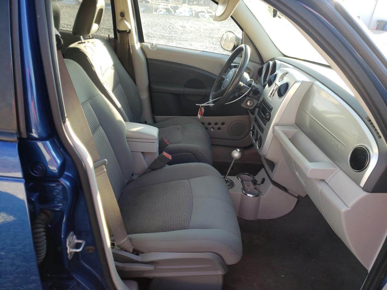 Photo 5 from auction – 2010 CHRYSLER PT CRUISER with VIN 3A4GY5F99AT191832