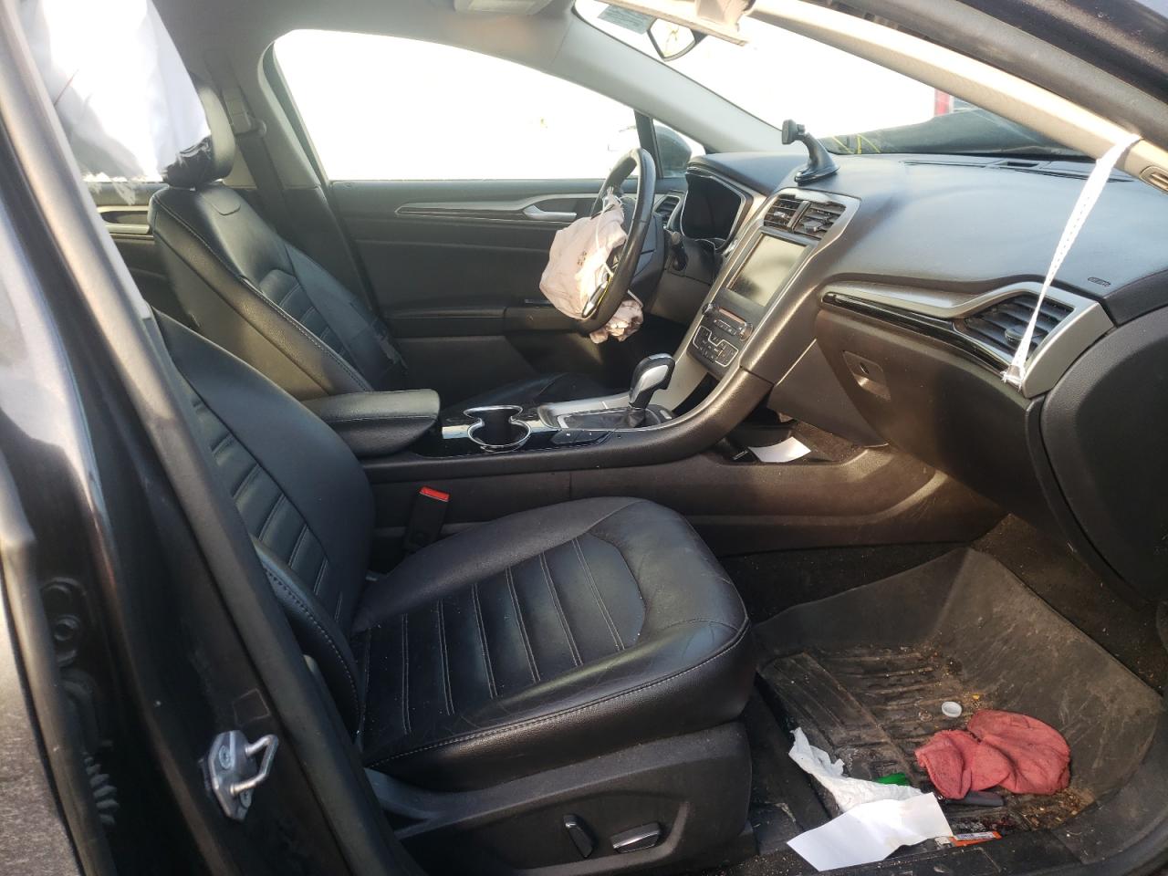 Photo 5 from auction – 2016 FORD FUSION SE with VIN 3FA6P0PU3GR131034