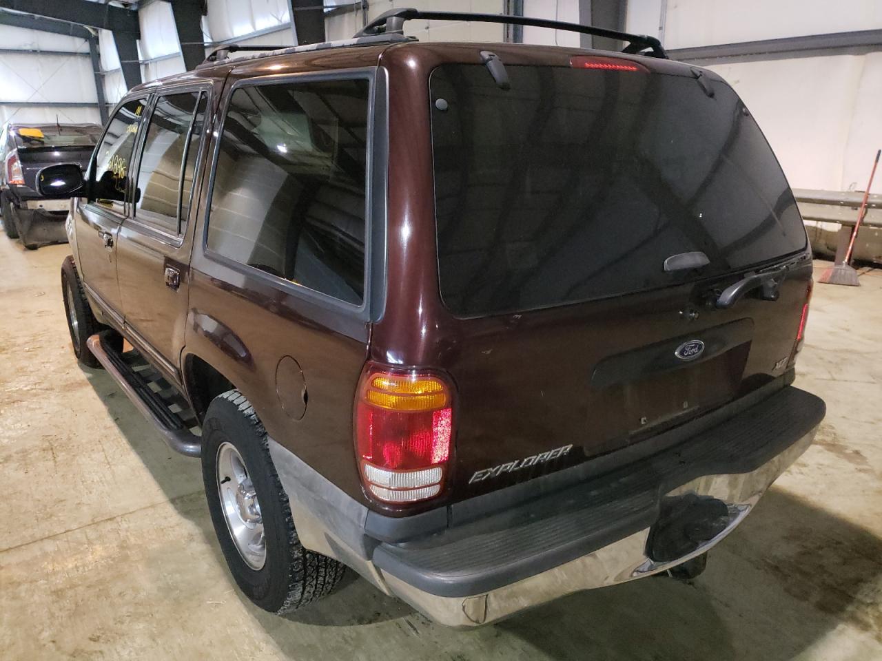 Photo 3 from auction – 2000 FORD EXPLORER X with VIN 1FMZU83P0YZC43099