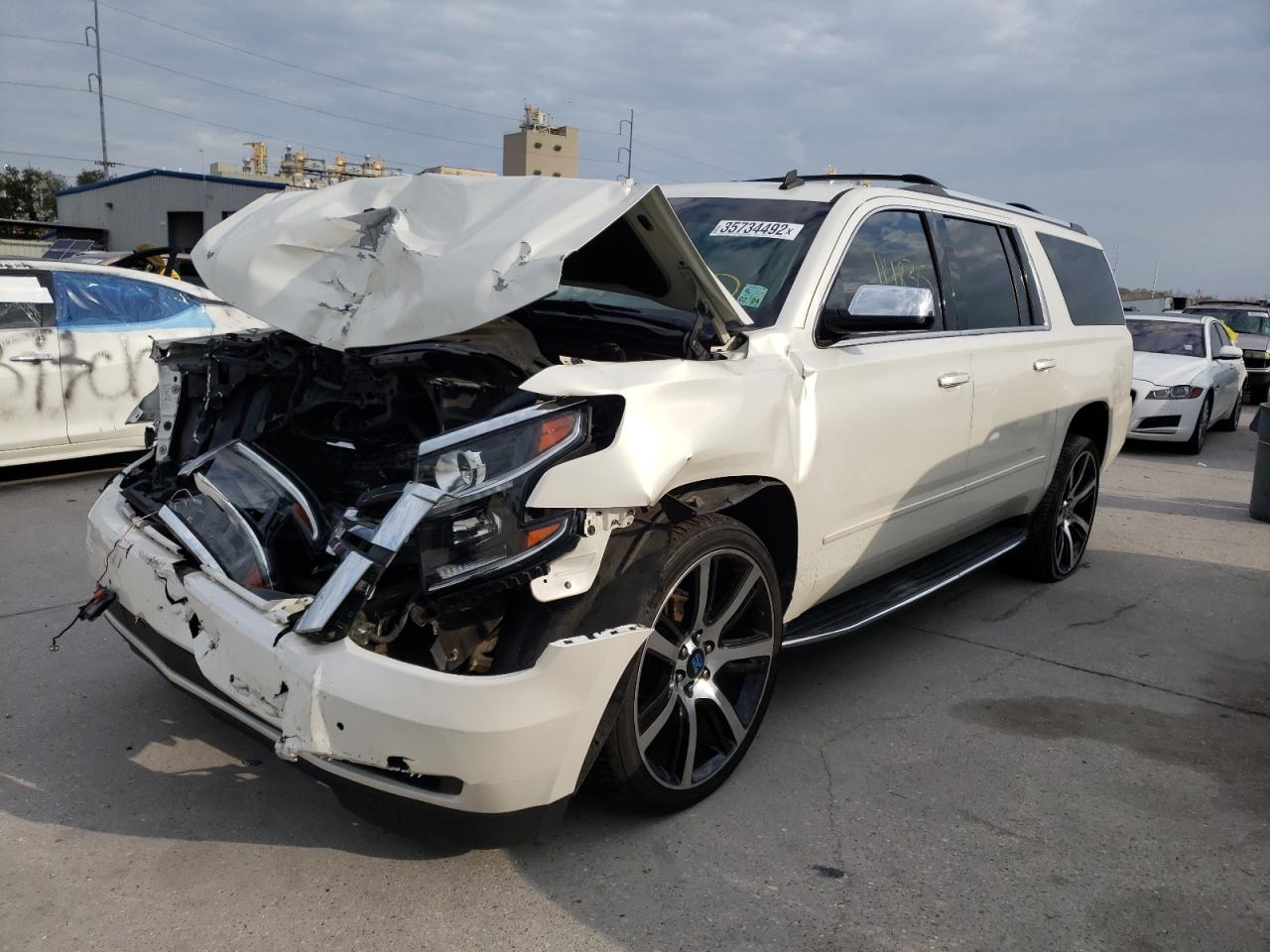 Photo 2 from auction – 2015 CHEVROLET SUBURBAN C with VIN 1GNSCKKC5FR170241