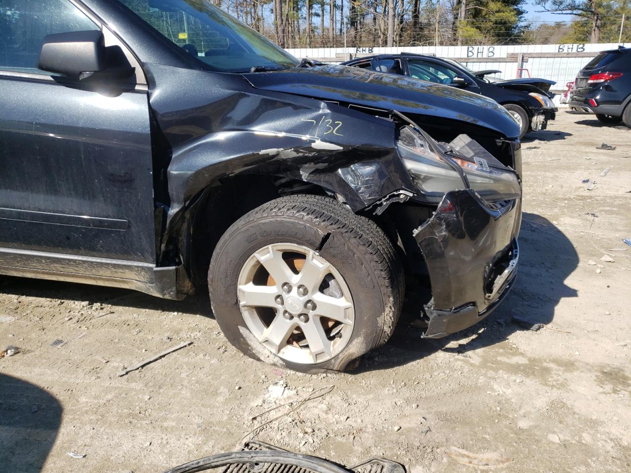 Photo 9 from auction – 2014 GMC ACADIA SLE with VIN 1GKKRPKD8EJ365328