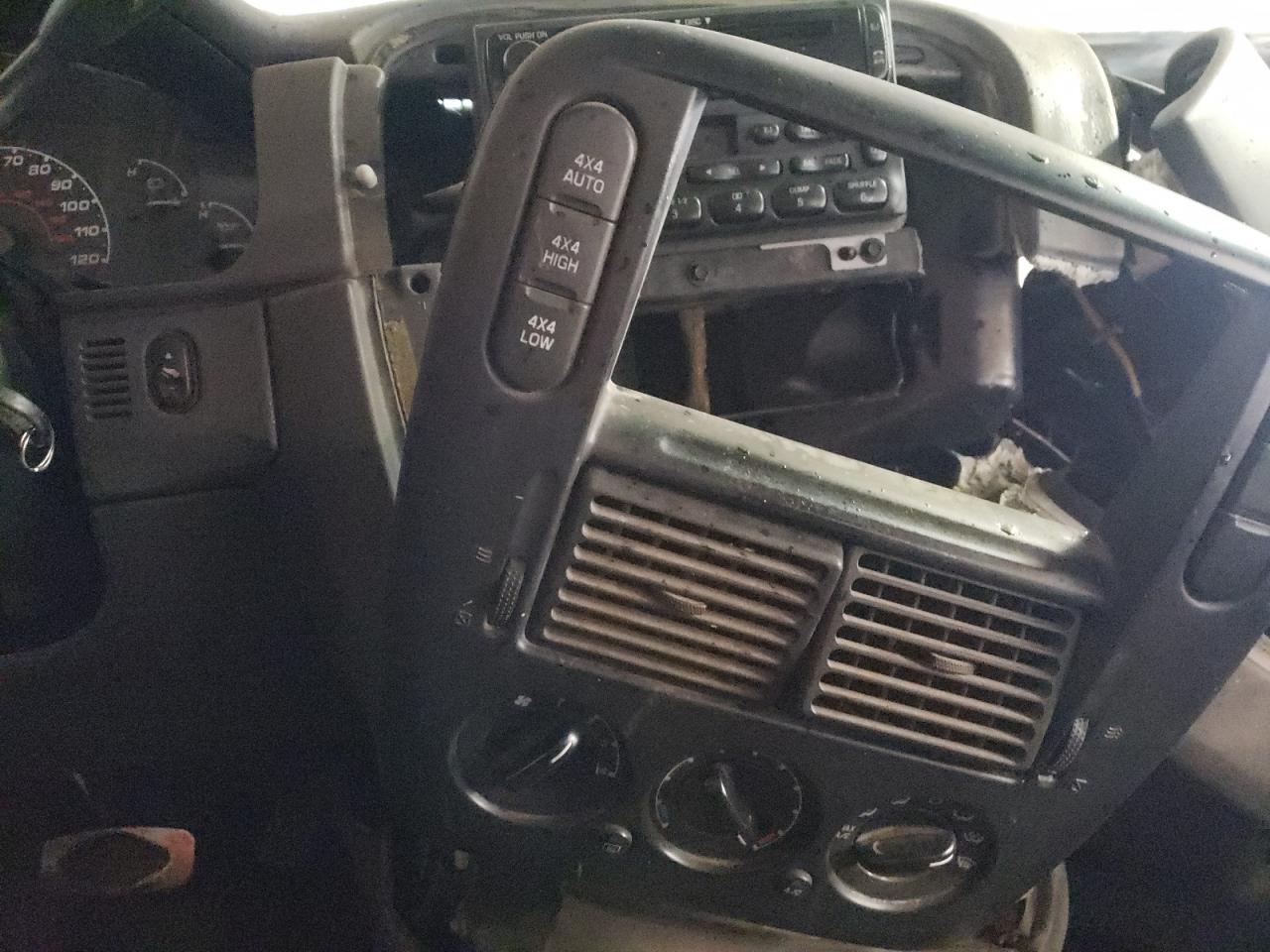Photo 9 from auction – 2002 FORD EXPLORER X with VIN 1FMZU73E72ZC05871