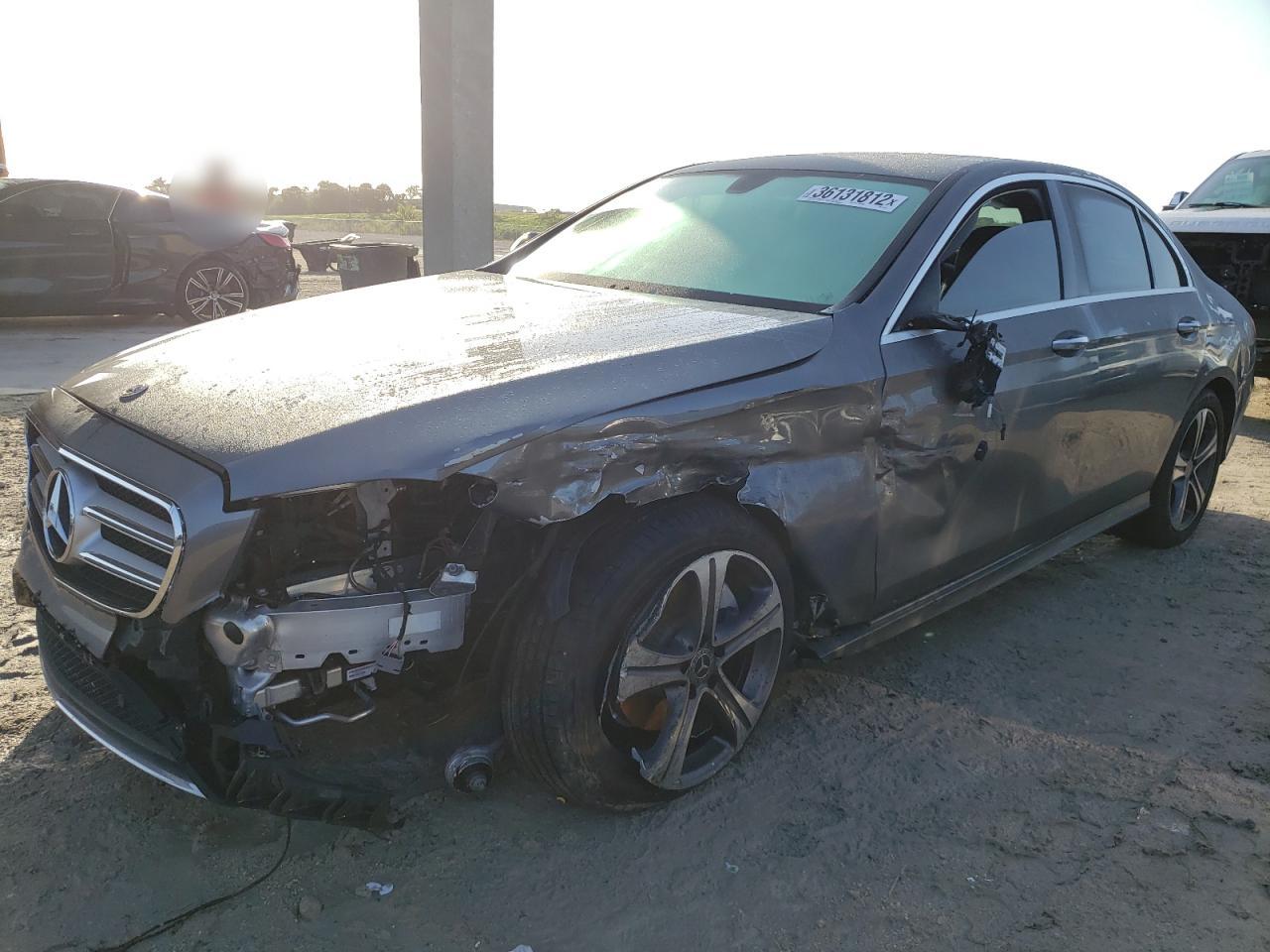 Photo 9 from auction – 2018 MERCEDES-BENZ E 300 with VIN WDDZF4JB6JA305128