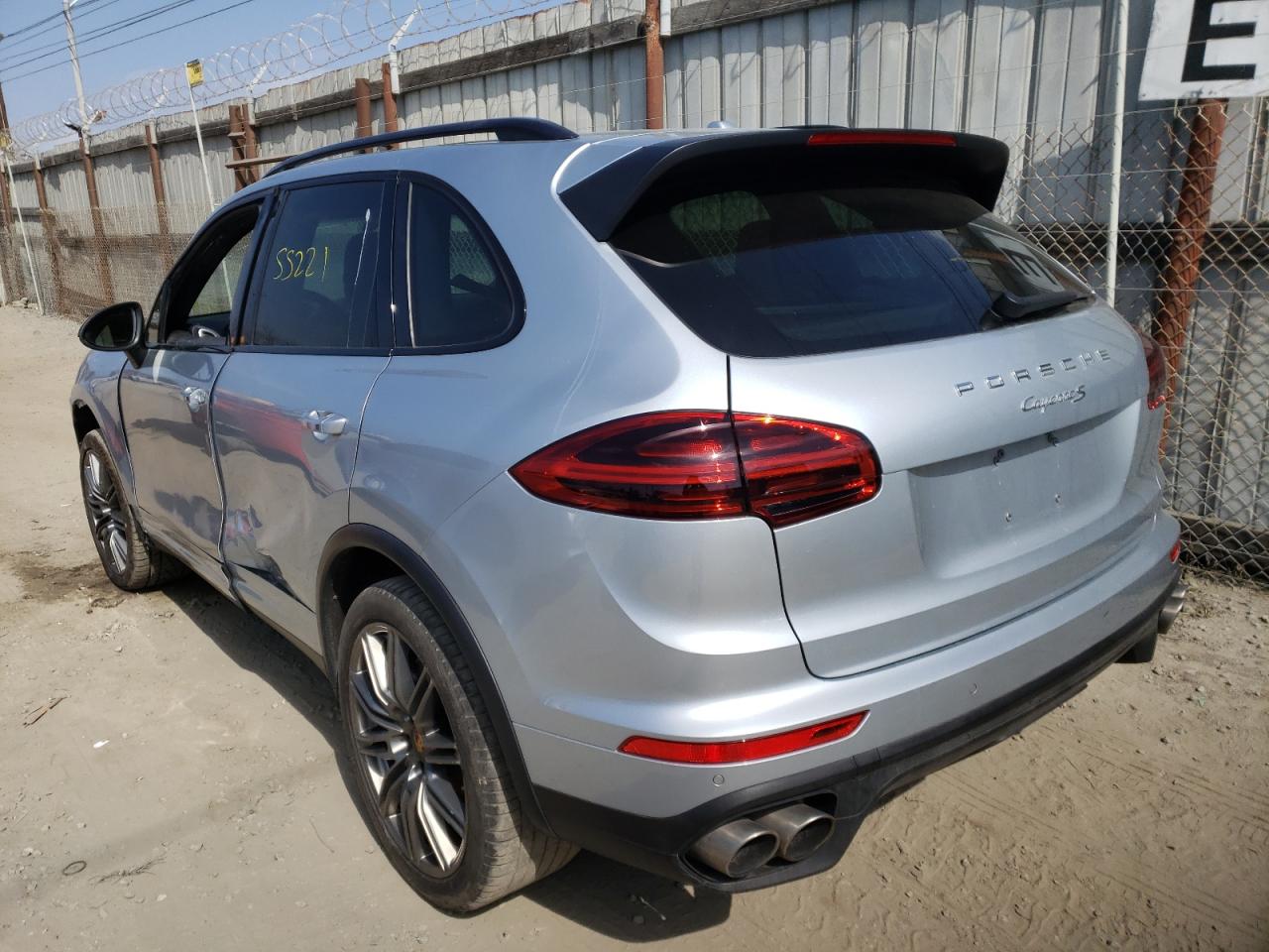 Photo 3 from auction – 2017 PORSCHE CAYENNE S with VIN WP1AB2A22HLA52281