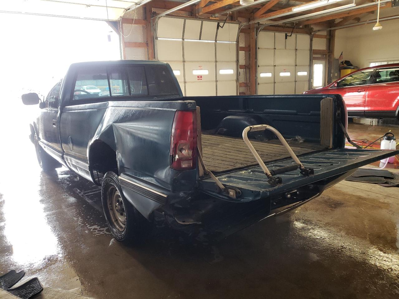 Photo 3 from auction – 1990 CHEVROLET GMT-400 C1 with VIN 1GCDC14K7LE242124