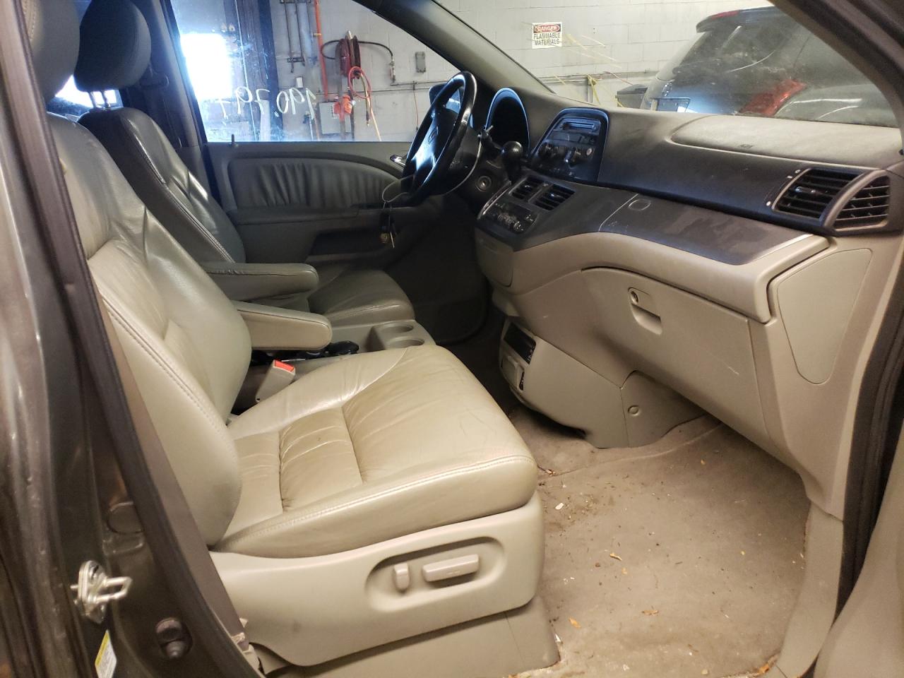 Photo 5 from auction – 2008 HONDA ODYSSEY EX with VIN 5FNRL38718B064580