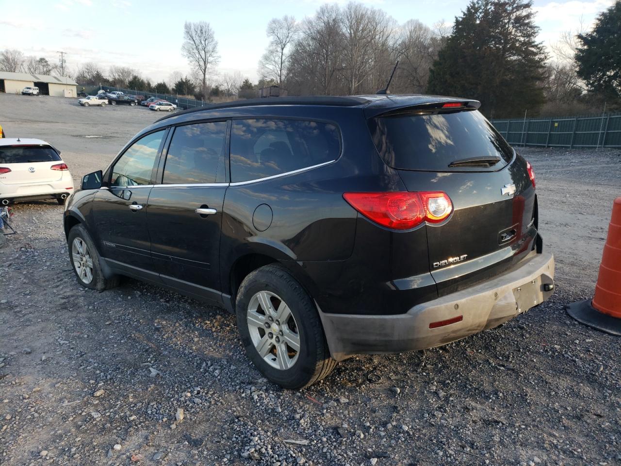 Photo 3 from auction – 2009 CHEVROLET TRAVERSE L with VIN 1GNEV23D19S170524