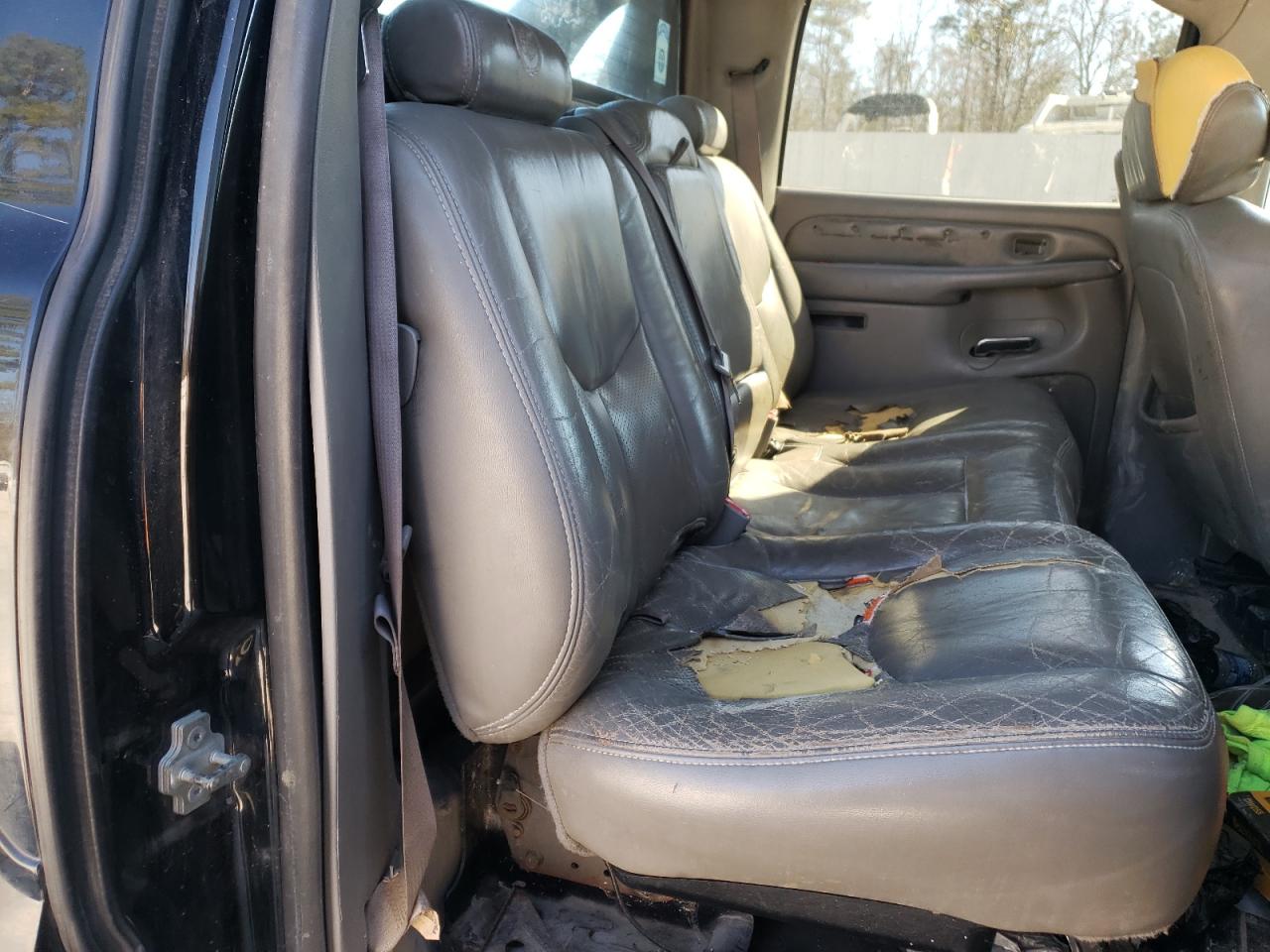 Photo 6 from auction – 2004 CADILLAC ESCALADE with VIN 3GYEK62N84G126856