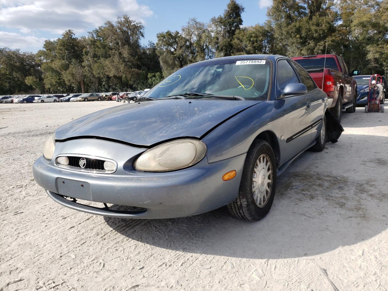 Photo 2 from auction – 1999 MERCURY SABLE LS with VIN 1MEFM53S0XG613261