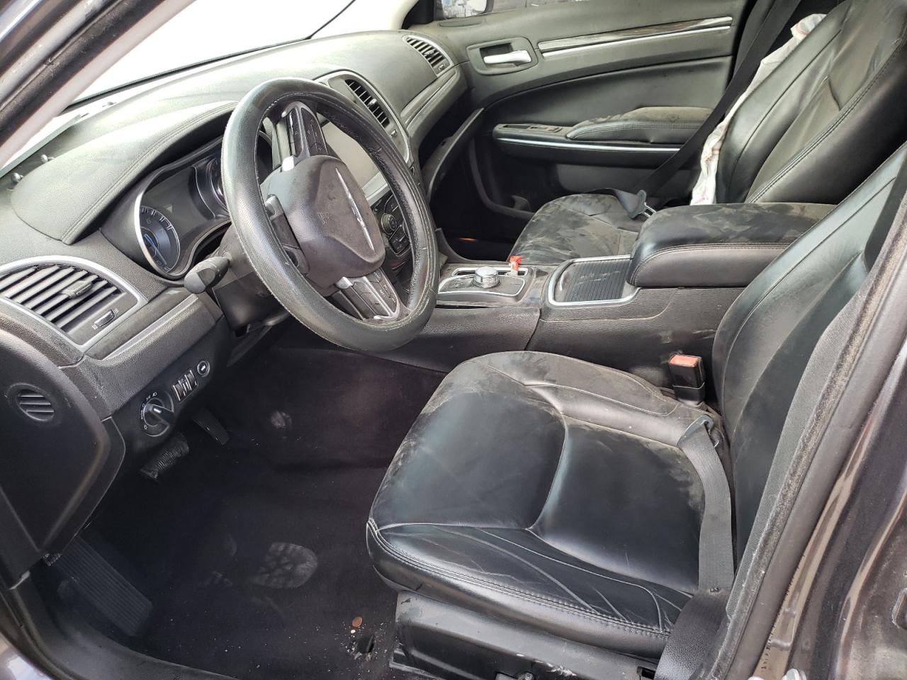 Photo 5 from auction – 2016 CHRYSLER 300 LIMITE with VIN 2C3CCAAG0GH268448