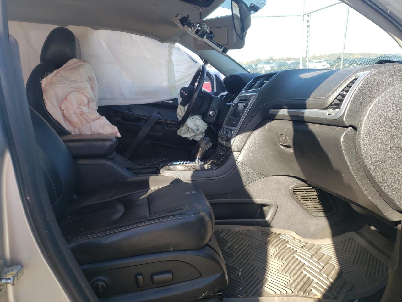 Photo 5 from auction – 2014 GMC ACADIA SLT with VIN 1GKKVRKDXEJ378105