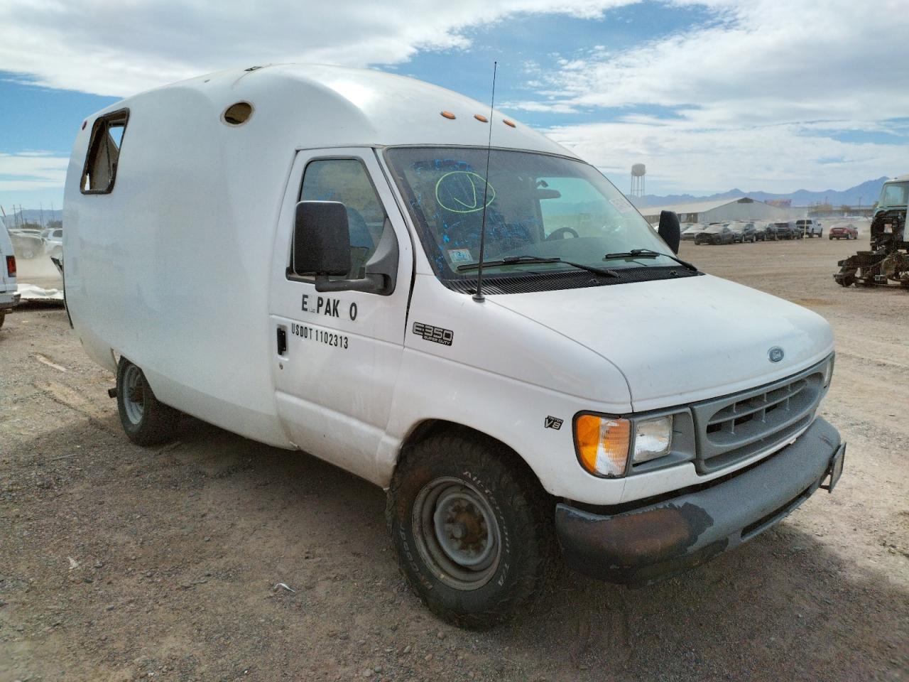 FORD ECONOLINE 2000 with VIN 1FDSE35L0YHB64825 - Photo from auction