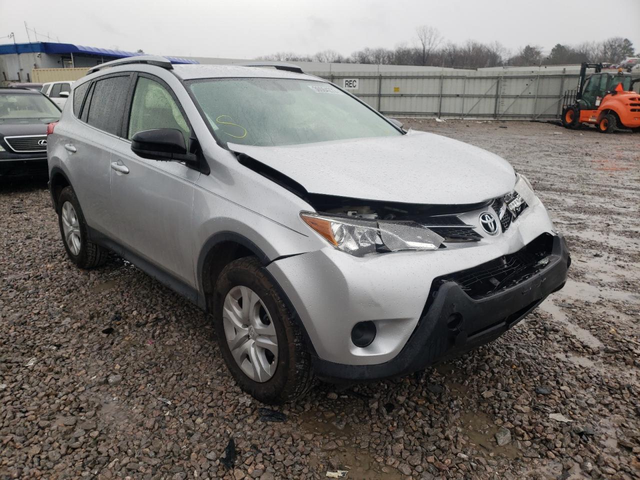TOYOTA RAV4 LE 2015 with VIN JTMZFREV5FD060873 - Photo from auction