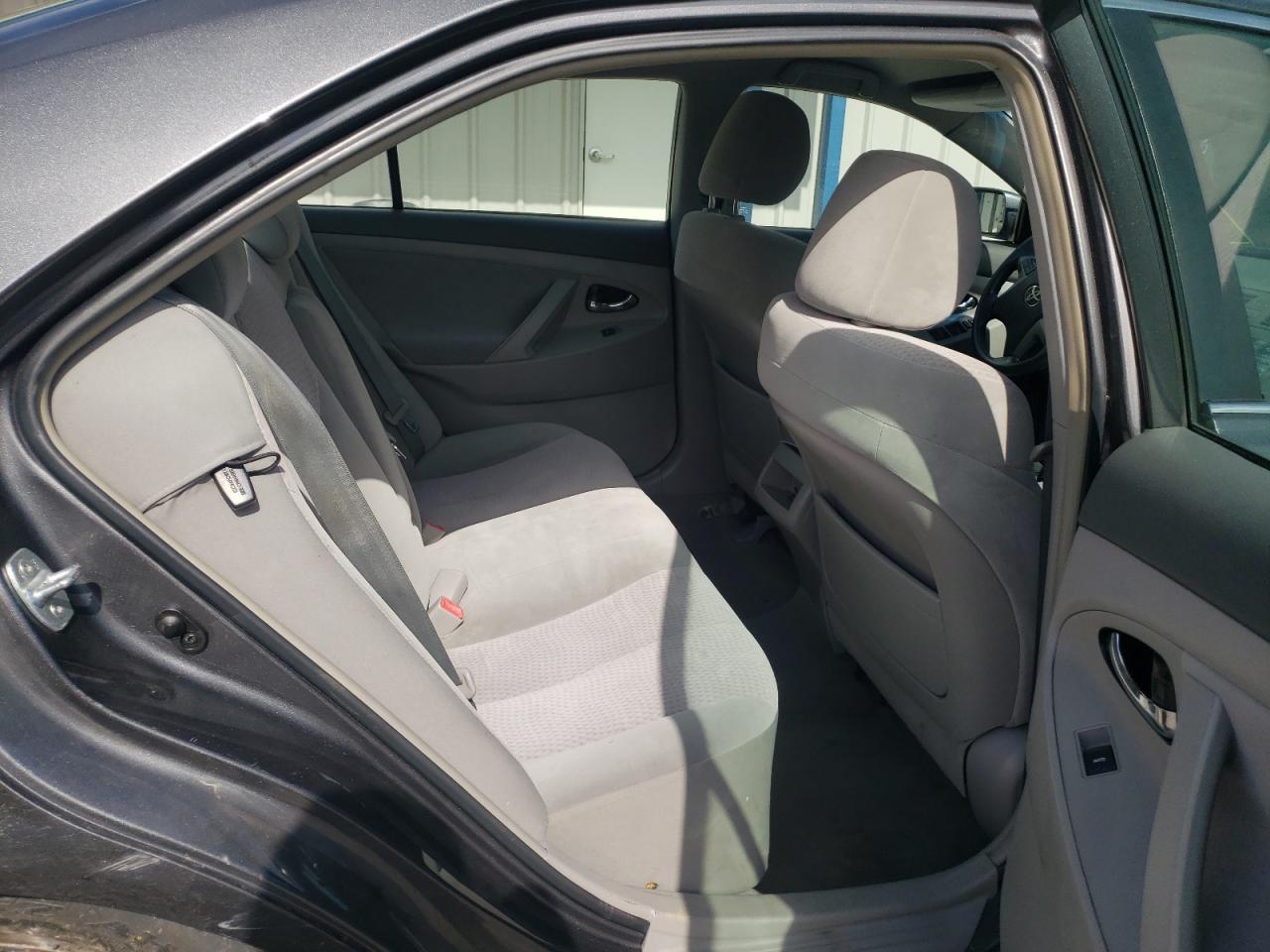 Photo 6 from auction – 2011 TOYOTA CAMRY BASE with VIN 4T1BF3EK5BU647441