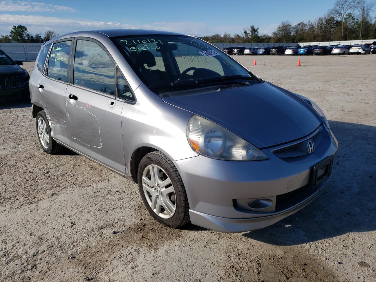 HONDA FIT S 2007 with VIN JHMGD38677S014777 - Photo from auction