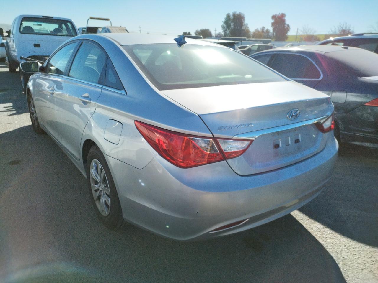 Photo 3 from auction – 2012 HYUNDAI SONATA with VIN 5NPEB4AC7CH379022