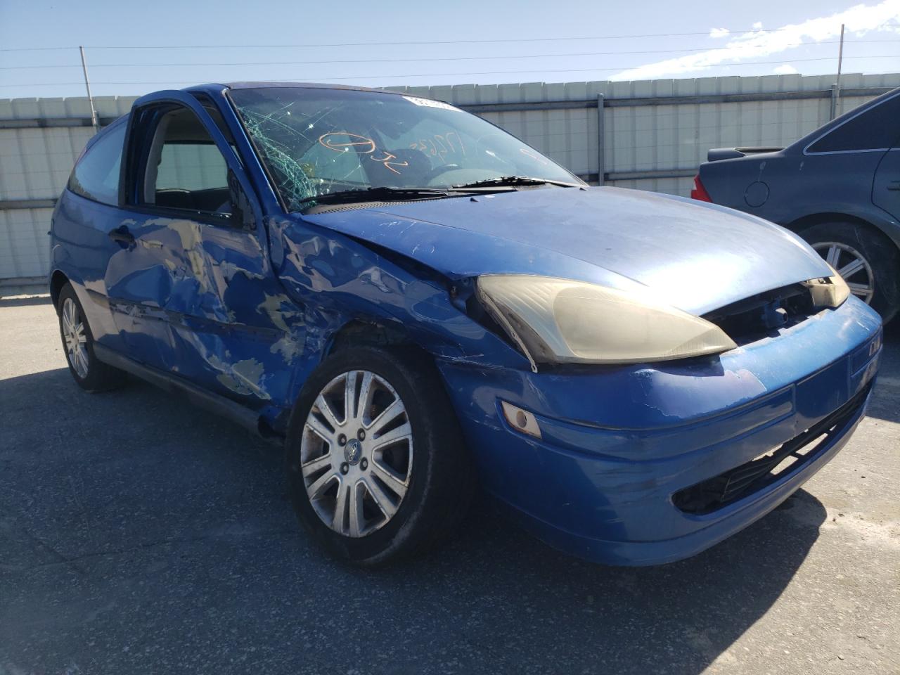 FORD FOCUS ZX3 2001 with VIN 3FAFP31301R175095 - Photo from auction