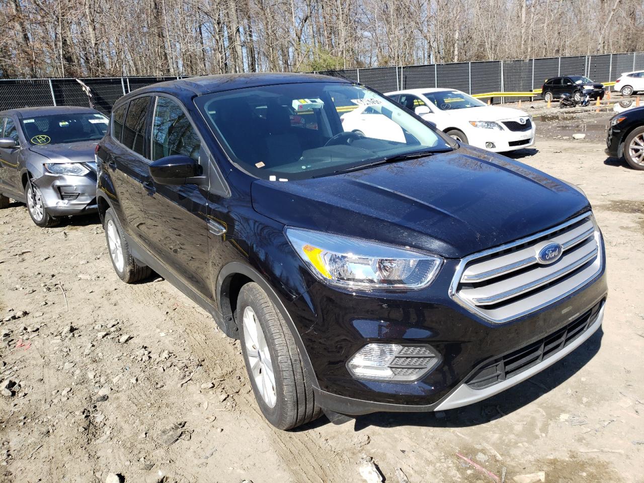 Photo 1 from auction – 2019 FORD ESCAPE SE with VIN 1FMCU9GD1KUB55887