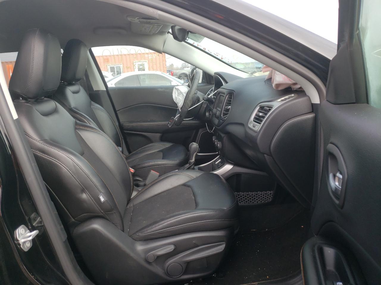 Photo 5 from auction – 2018 JEEP COMPASS LA with VIN 3C4NJCBB4JT165430