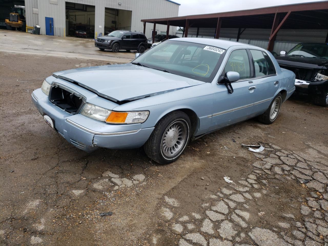 Photo 2 from auction – 2002 MERCURY GR MARQ with VIN 2MEFM75W82X649441