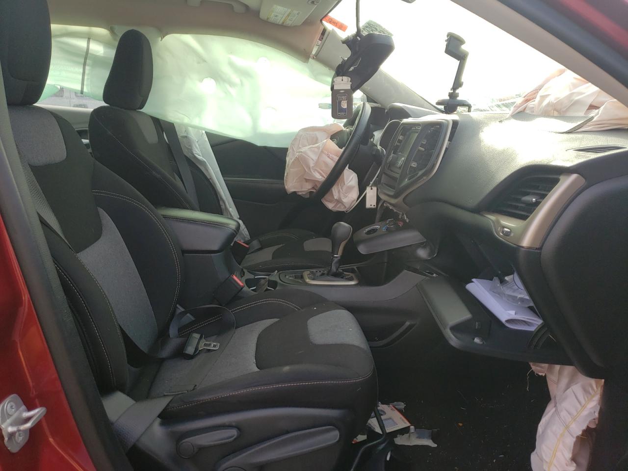 Photo 5 from auction – 2014 JEEP CHEROKEE S with VIN 1C4PJLAB2EW127141