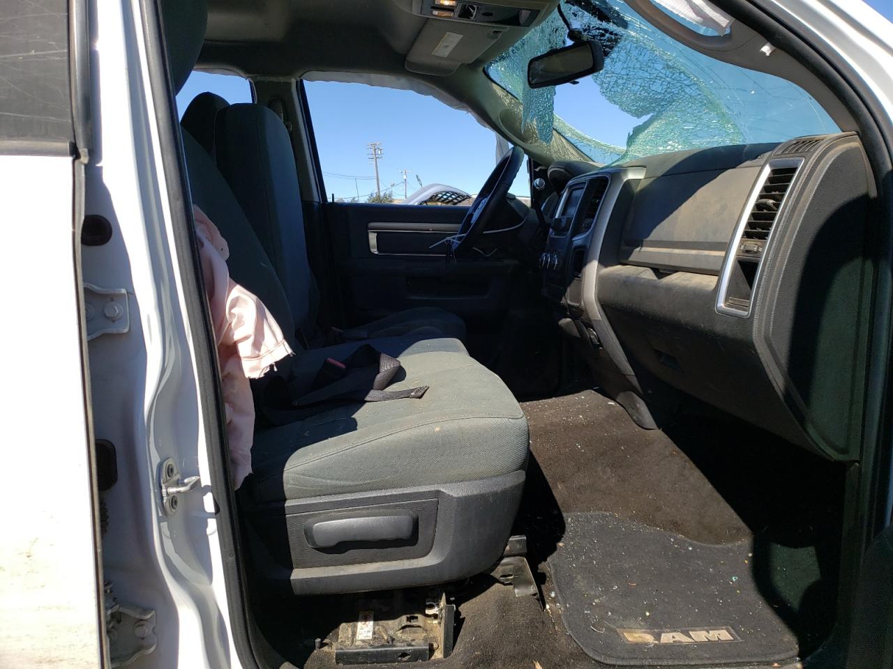 Photo 5 from auction – 2015 RAM 2500 SLT with VIN 3C6UR5DL2FG576340